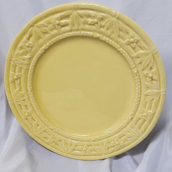 Bordallo Pinheiro Vintage Butter Yellow Floral & Leaf Charger Platter Plate - Picture 1 of 5